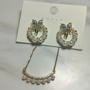 Gold and Pearl Jewelry Set